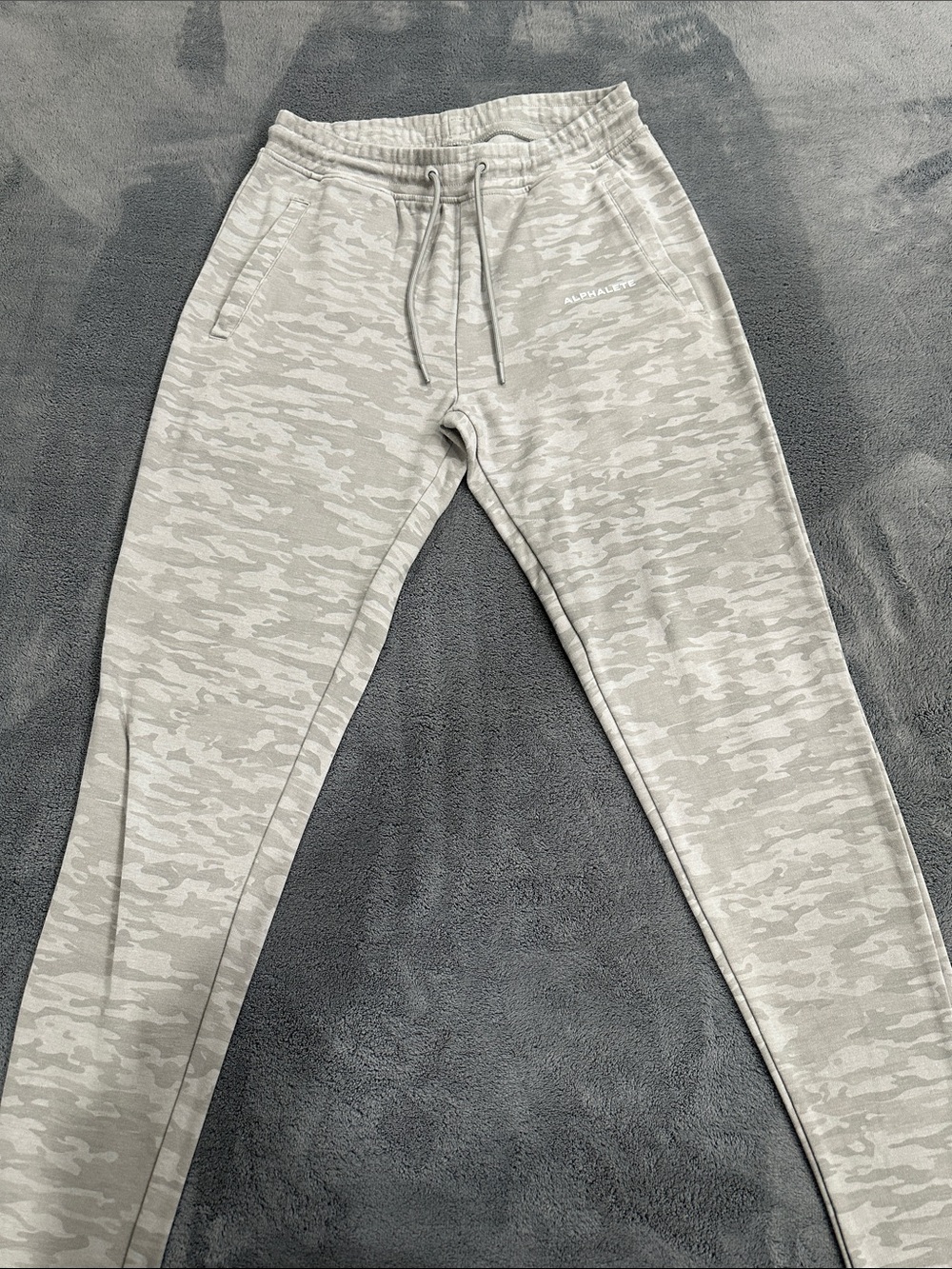 Alphalete Men's Light Gray Camo Jogger Pants size large